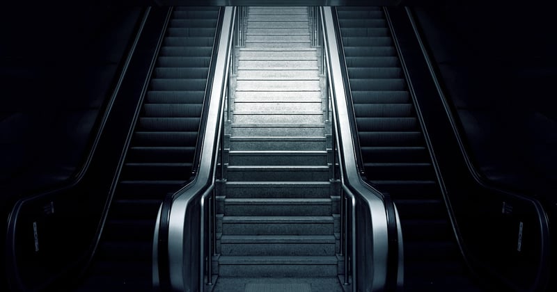 Prix d’un Stannah : le vrai coût d’un monte-escalier en 2025
