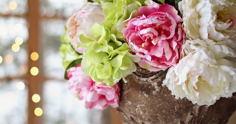 Urne mariage valise : l'idée déco originale qui fait sensation