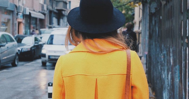 Porte-manteau mural ou vestiaire sur pied : ce qui change à l'usage