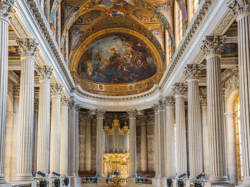 La technique de peinture au pistolet pour un plafond impeccable